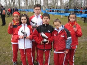 Cinco podiums para el Club de Atletismo “Castillo de la Mota” en el “Cross de las Doce Uvas”