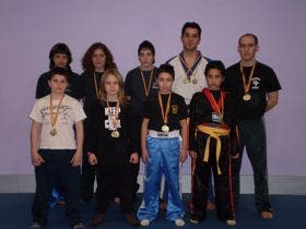 El Club Budokan Medina logra 9 oros, 10 platas y 7 bronces en el Campeonato de Castilla y León de Kick-Boxing