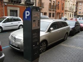 El Ayuntamiento estudia ampliar las plazas de aparcamiento