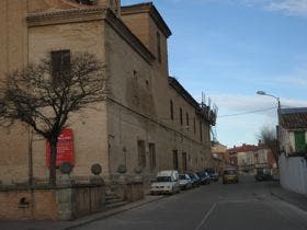 Reabierta al tráfico la calle Costado del Hospital tras las obras de rehabilitación de la cubierta