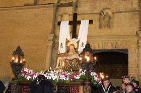 La alcaldesa perpetua y patrona de la villa inauguró los desfiles procesionales de la Semana Santa medinense