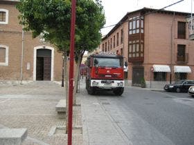 El incendio de un vehículo en los garajes del Palacio del Almirante obliga a la intervención de los bomberos