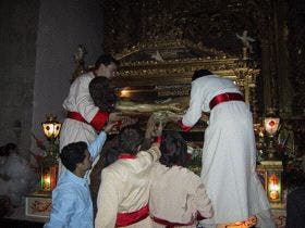 Nava del Rey celebrará el viernes el momento más señero de la Pasión: el Descendimiento de Cristo