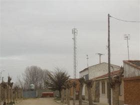 AVATE denuncia la existencia de 20 casos de cáncer en un barrio de Villabrágima cercano a una antena de telefonía