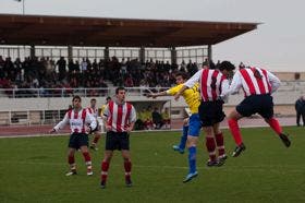 La Gimnástica, incapaz de vencer al Navarrés, perdió los tres puntos del duelo comarcal