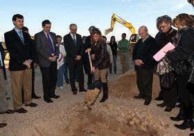 Tordesillas: Zarzuelo y Medrano colocan la primera piedra de la Residencia de Mayores