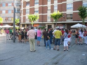 Unas cincuenta personas se concentraron en la plaza de Segovia contra el Pacto del Euro