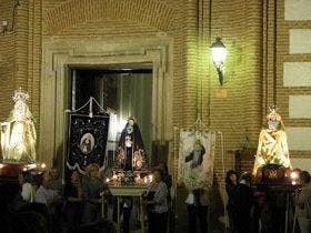 El Carpio: «El Rosario de las velas» clausuró la exposición «Bajo el manto de la Virgen»