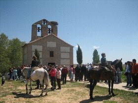 Villaverde de Medina: La Romería de Carrioncillo del primero de mayo incorpora una misa de campaña