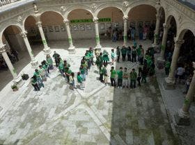 Medina del Campo: El IES «Gómez Pereira» escenifica un «No verde» contra los recortes en Educación