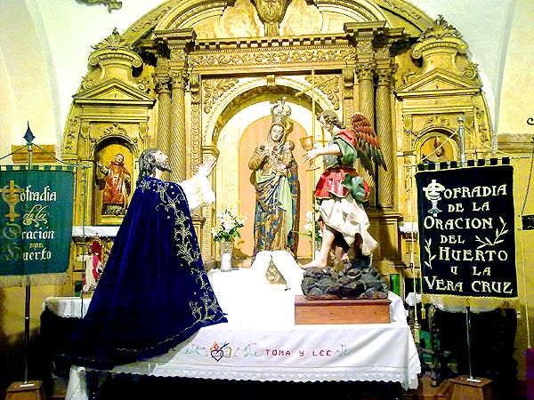 Una exposición en la ermita del Amparo conmemora el XXV Aniversario de la banda de «la Oración del Huerto»