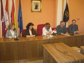 Medina del Campo: El Centro de Estudios Benaventanos «Ledo del Pozo» entrega dos lotes de libros a la Biblioteca y al Museo de las Ferias