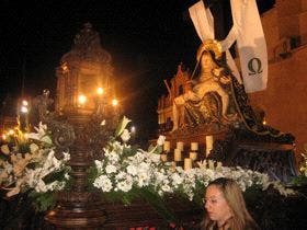 Medina del Campo vibró ante la imagen de la Virgen de las Angustias