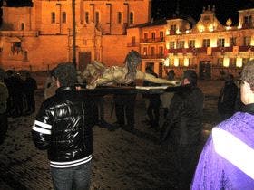 Medina del Campo: Los Rosarios de Penitencia, sólo para hombres, lo más puro de la esencia de la Semana Santa