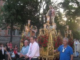 Medina del Campo: Miles de personas asistieron a la renovada Procesión del Carmen