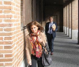 Serrano, sale a gran velocidad del Juzgado tras declarar por el «Caso de la Rotonda»