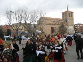 Las Aguedas de Medina sacaron a la Santa por las calles de la villa