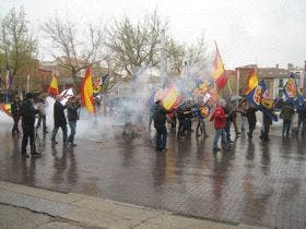 Medina del Campo: Los antidisturbios impiden que DN y «Antisistemas» lleguen a las manos