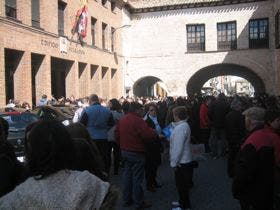 Cientos de personas se concentran a las puertas del Juzgado de Medina del Campo para pedir justicia por el último caso de violencia de género