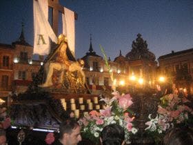 Medina del Campo: Miles de medinenses acudieron a la procesión de «La Dolorosa»