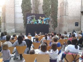 La Semana de la Biblioteca comenzó con las marionetas de Elmer