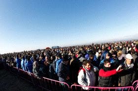 Madrigal de las Altas Torres: 24.000 personas en el inicio de los octavos del Nacional de Galgos