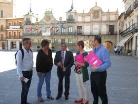 La candidata a la Junta por UPyD visita Medina para apoyar a Romero