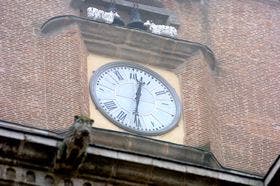 El reloj de la Colegiata, sin números por falta de presupuesto