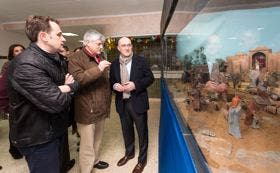 Matapozuelos: El presidente Carnero visitó el Belén Bíblico de luz y sonido