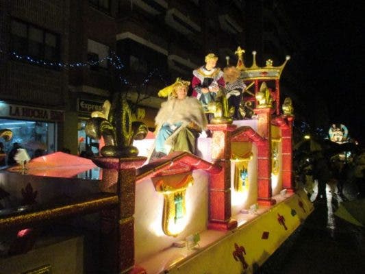 Los medinenses despiden la Navidad con la Cabalgata de los Reyes Magos