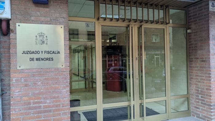 El alcalde de Medina del Campo se reúne con la fiscal de menores y el juez de menores de Valladolid