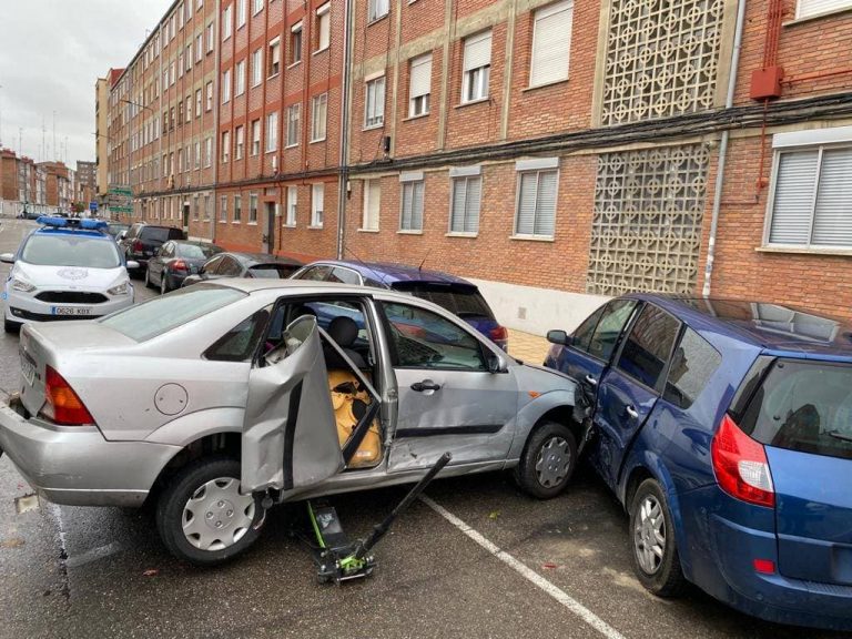 Un herido en una colisión múltiple que ha implicado a 6 coches en el barrio de la Rondilla