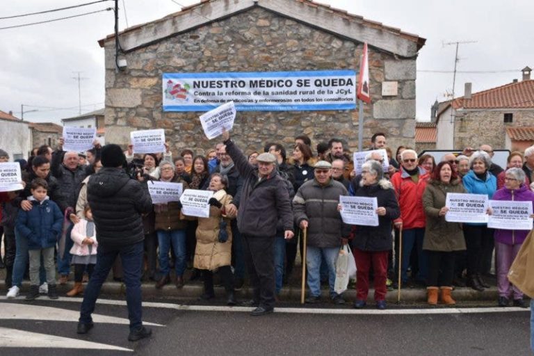 Tudanca respalda las reivindicaciones para mantener a los médicos en el medio rural frente al “desmantelamiento” de la Junta