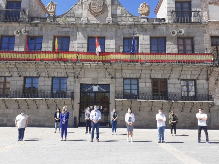 Mañueco se reunirá con los ayuntamientos de más de 20.000 habitantes para tratar las nuevas medidas frente a la Covid-19