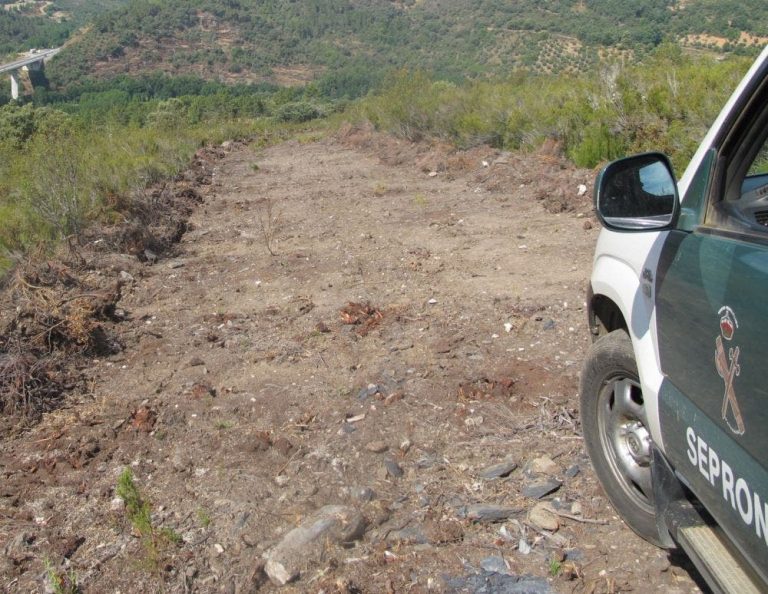 Fallece un trabajador al ser arrastrado por un tractor en un municipio de Palencia