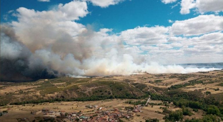 La Junta declara nivel 2 el incendio forestal de Gallegos del Río