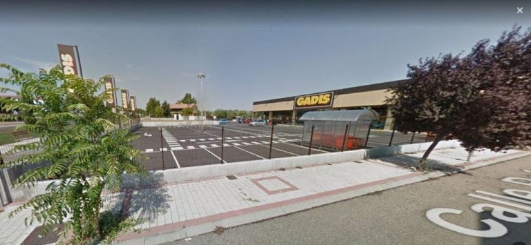 Dos sospechosos intentan forzar la caja fuerte de un supermercado en Medina del Campo