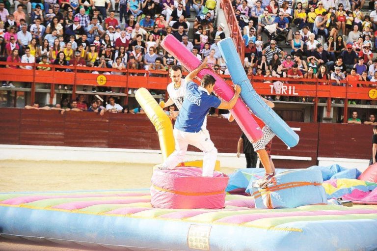 La vaquilla y los peñistas, grandes protagonistas del Grand Prix en cada San Antolín