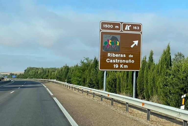 Las Riberas de Castronuño cuentan con nueva señalización turística en la carretera