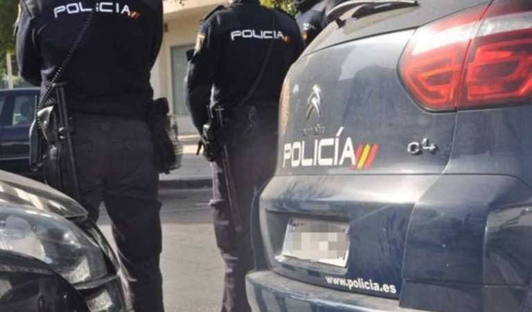 La Policía Nacional detiene a una mujer como presunta autora de simulación de un delito contra el patrimonio