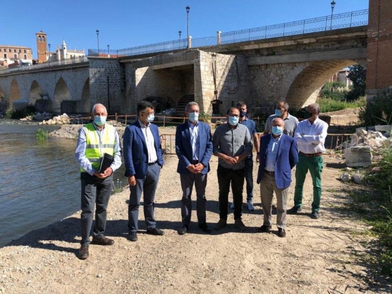 Las obras en el puente medieval de Tordesillas culminarán en torno a la próxima primavera