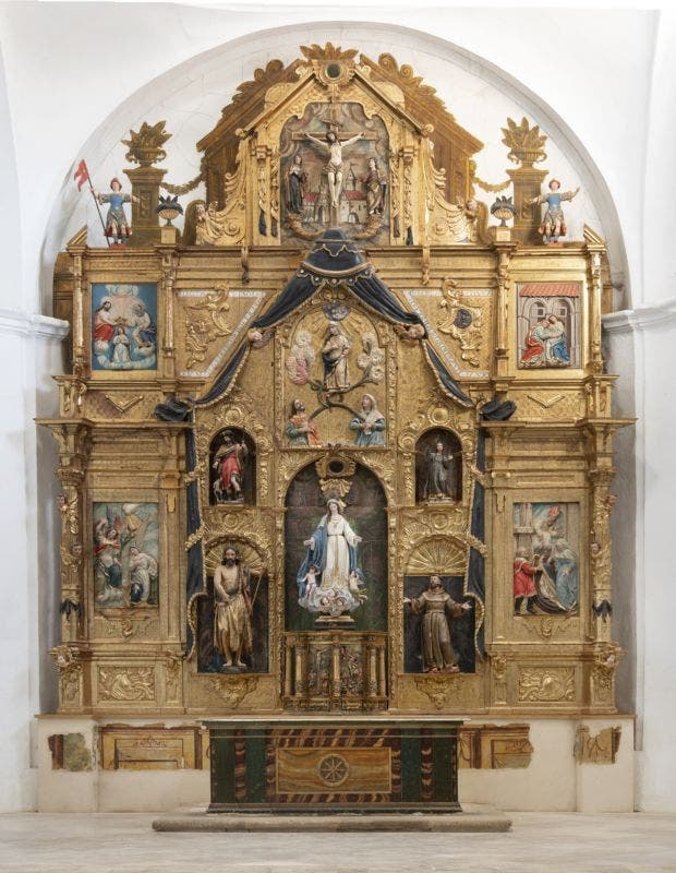 La Junta presenta con una jornada de puertas abiertas la restauración del retablo mayor de la Iglesia de Santa María del Río en Zamora