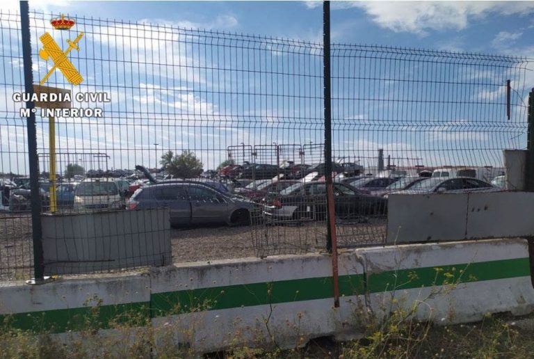 Cinco detenidos por tres delitos de robo con fuerza en una empresa de reciclado de vehículos de Cigales