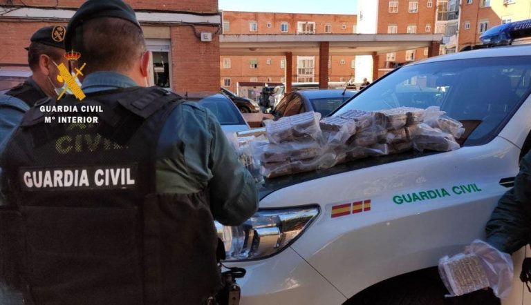 La Guardia Civil detiene a tres personas en Zaratán por tráfico de drogas