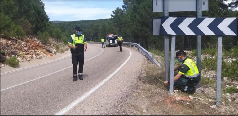 Fallece un varón de 51 años tras chocar la moto que conducía contra un tractor