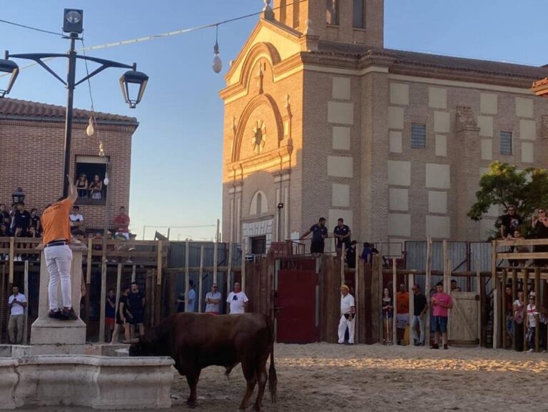 Tres encierros urbanos y tres toros del cajón coparán el protagonismo del fin de semana en Serrada