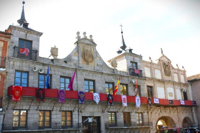 El alcalde invita a engalanar balcones por el XXXV Encuentro Nacional de Cofradías 