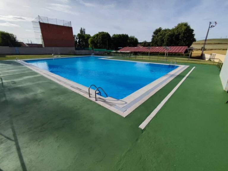 Rueda invierte cerca de 30.000 euros en la renovación de la piscina
