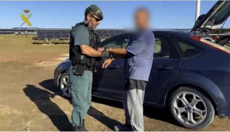 Dos personas de Laguna de Duero y Medina de Rioseco detenidas por el robo de placas solares en Aldeamayor de San Martín