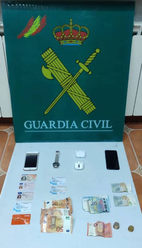 La Guardia Civil detiene a tres hombres por el “timo de las monedas” en Segovia